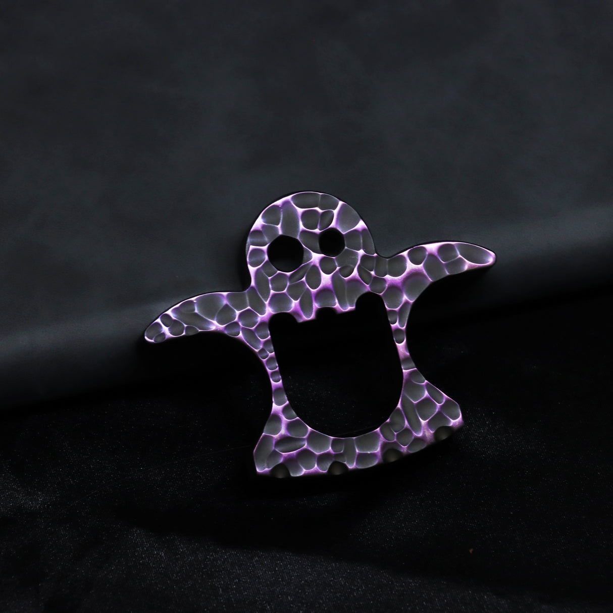Kansept EDC Flaschenöffner Geist C009A4 Bottle Opener – Purple Anodized Titanium with Orange Peel Pattern Andreas Goltz Designed| Outdoor EDC Gear