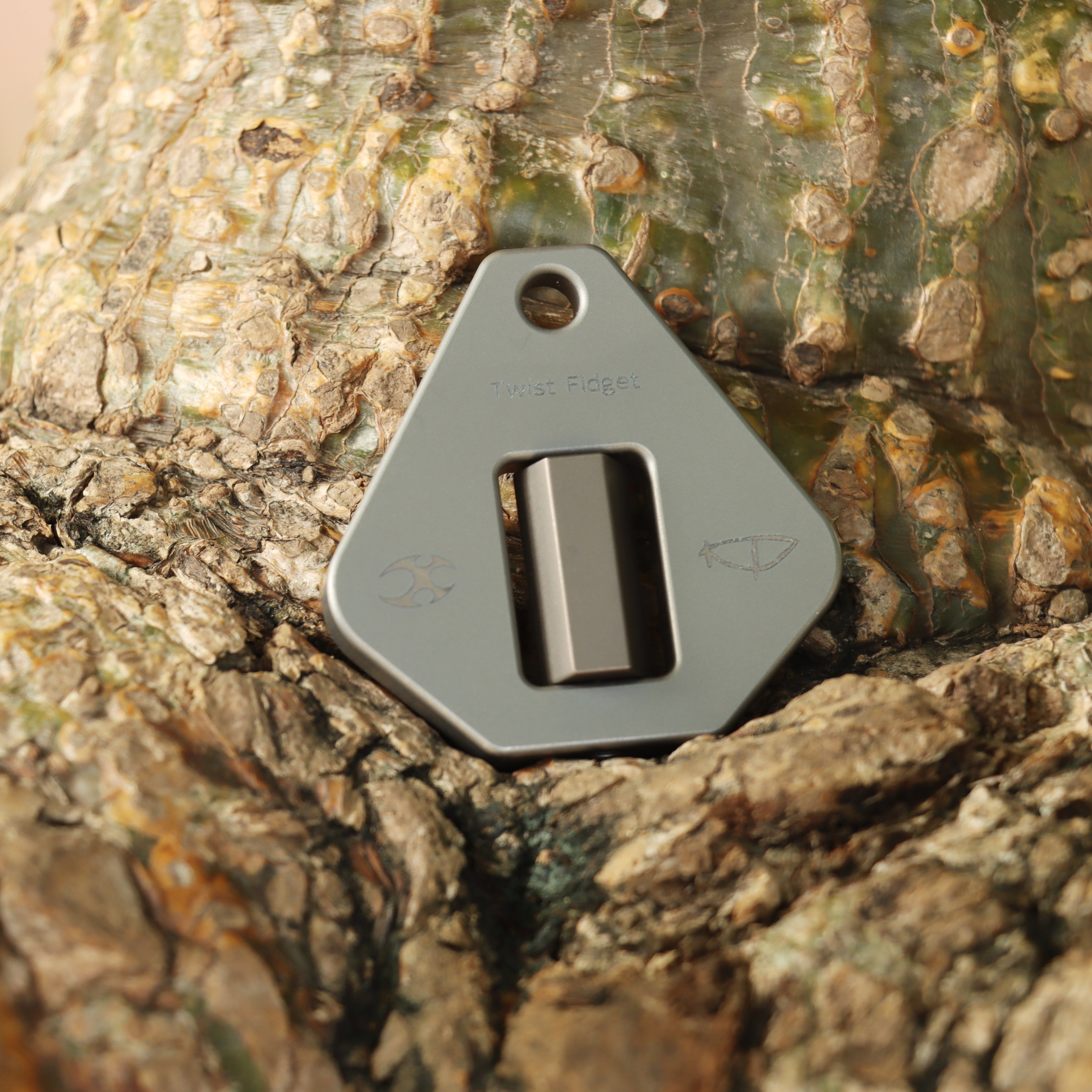 Kansept Titanium G012A1 Twister – Raw Ti with Antique Bronze